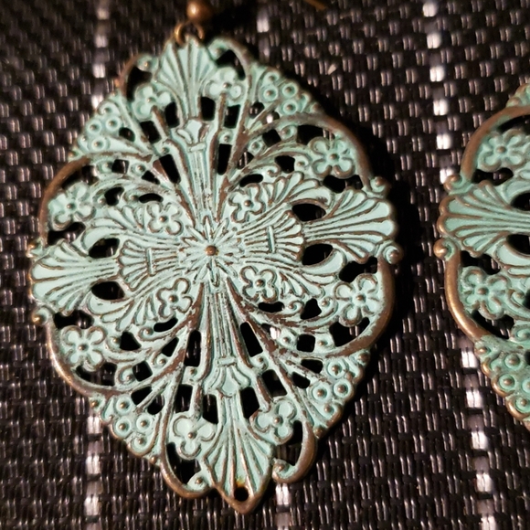 retired Stella and Dot - Picture 2 of 2